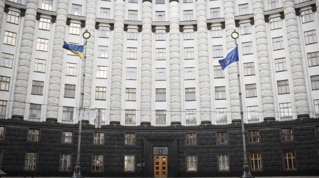 КОМУ ВЛАДА ДОЗВОЛИЛА ПЕРЕВІРЯТИ ПІДПРИЄМСТВА?