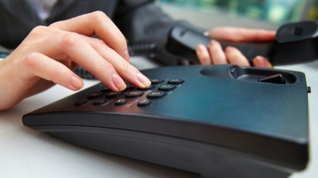 Обращаться к электропоставщикам можно по телефону и e-mail